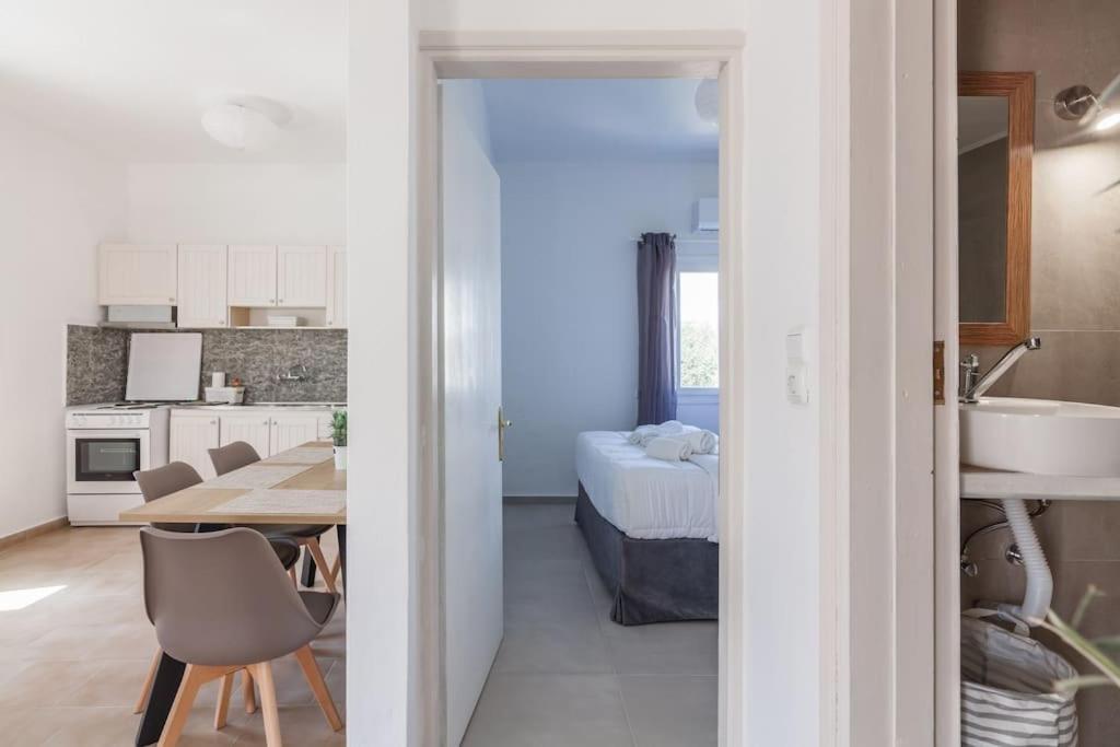 Geo'S Lovely Two Bedroom Island Apartment Gouves Exterior foto