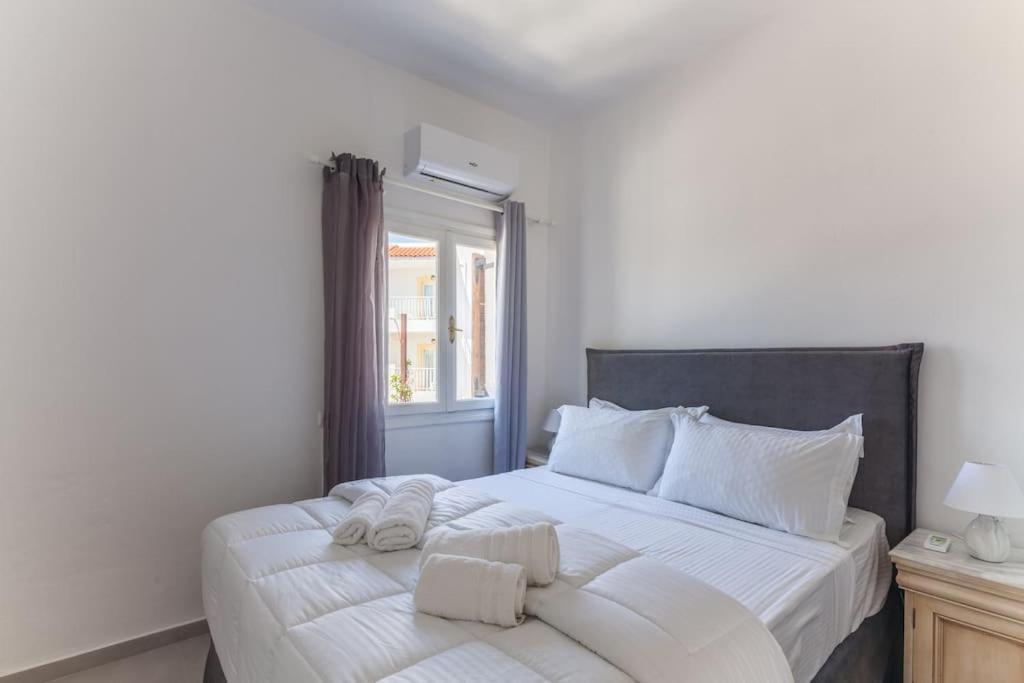Geo'S Lovely Two Bedroom Island Apartment Gouves Exterior foto