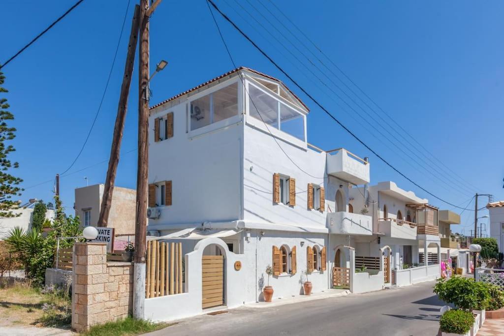 Geo'S Lovely Two Bedroom Island Apartment Gouves Exterior foto